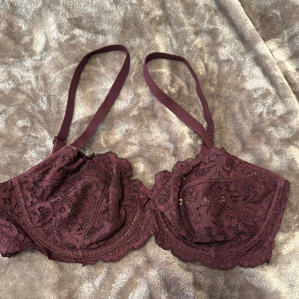 Victoria’s Secret Body By Victoria Lace Bra